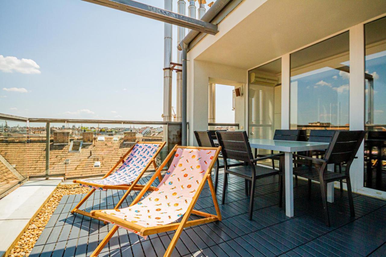 Luxury Apartment With Balcony In Downtown Budapeste Exterior foto