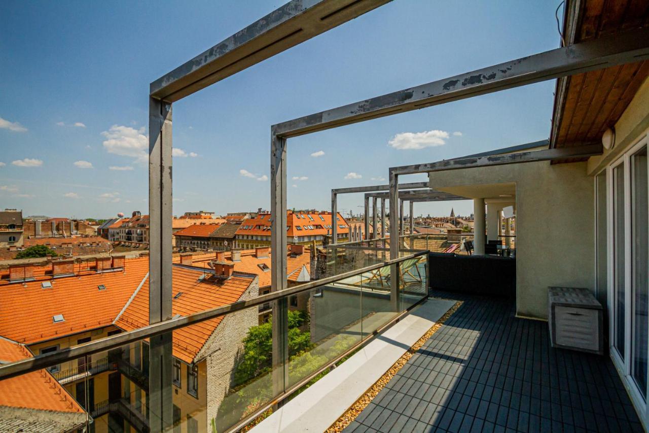Luxury Apartment With Balcony In Downtown Budapeste Exterior foto