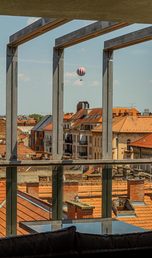 Luxury Apartment With Balcony In Downtown Budapeste Exterior foto
