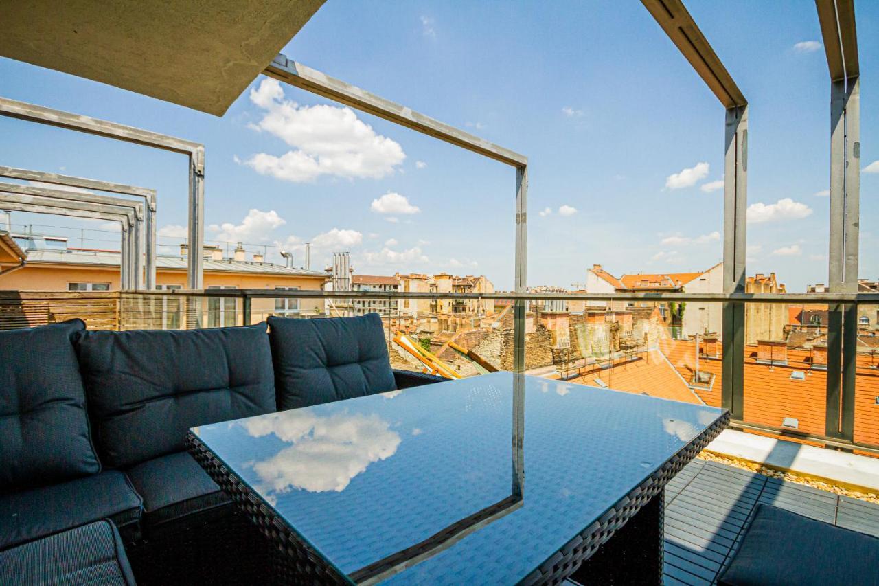 Luxury Apartment With Balcony In Downtown Budapeste Exterior foto